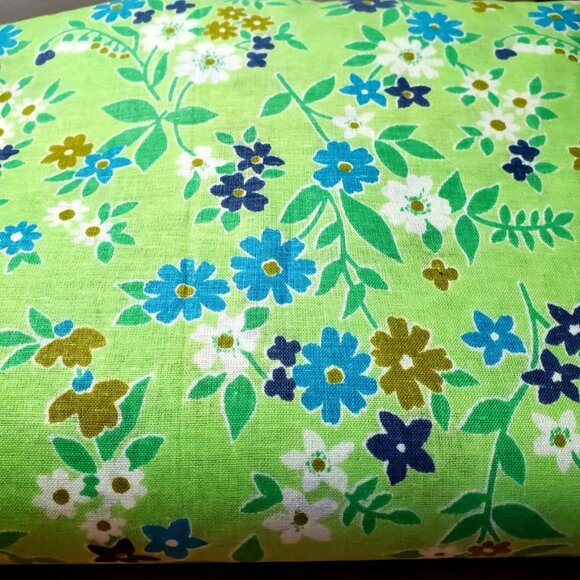 COTTON FABRIC FLORAL PRINT NEW 232" x 31" GREEN WHITE BLUE CRAFT SEWING QUILT - Picture 6 of 6